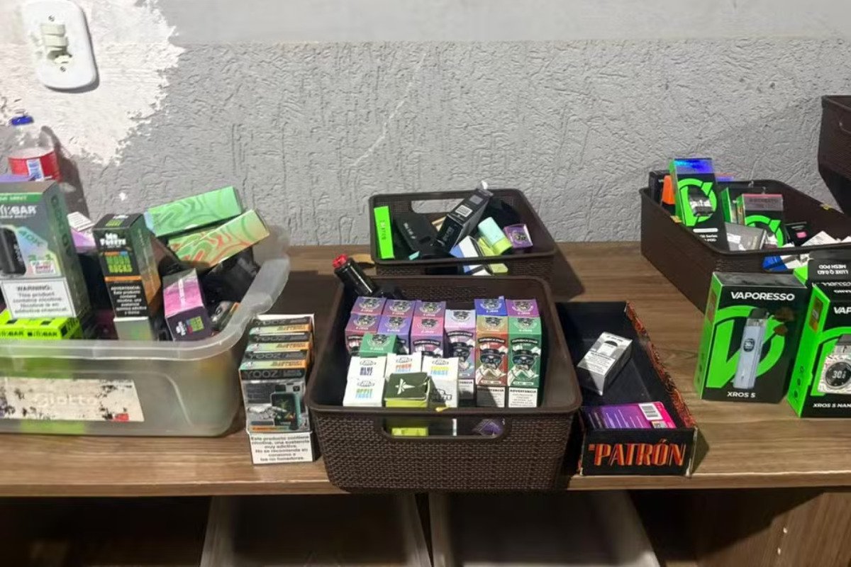 Polícia apreende cigarros eletrônicos