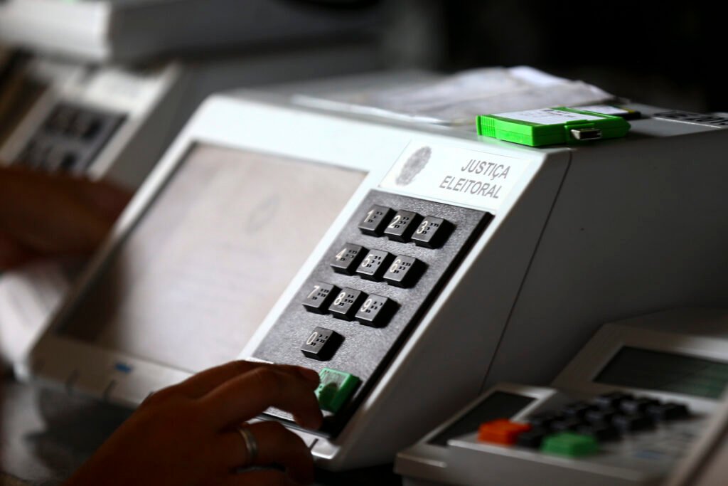 Urnas eleitorais lacradas