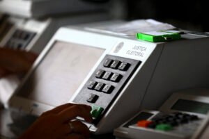 Urnas eleitorais lacradas