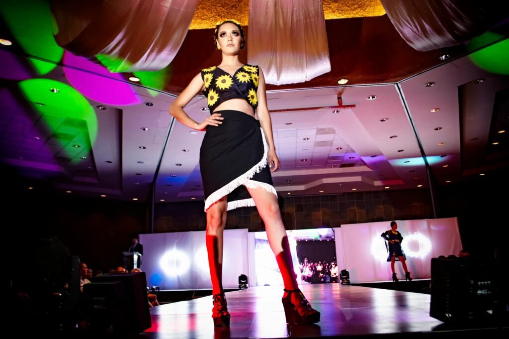 Rio Fashion Week volta após 10 anos com mostra que consagra o carnaval como alta-costura