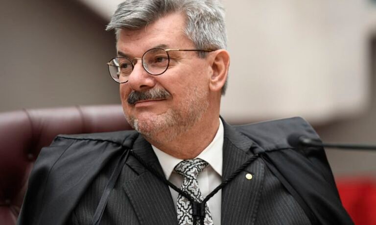 STJ abre processo disciplinar contra ministro Marco Buzzi acusado de assédio sexual; afastamento é mantido