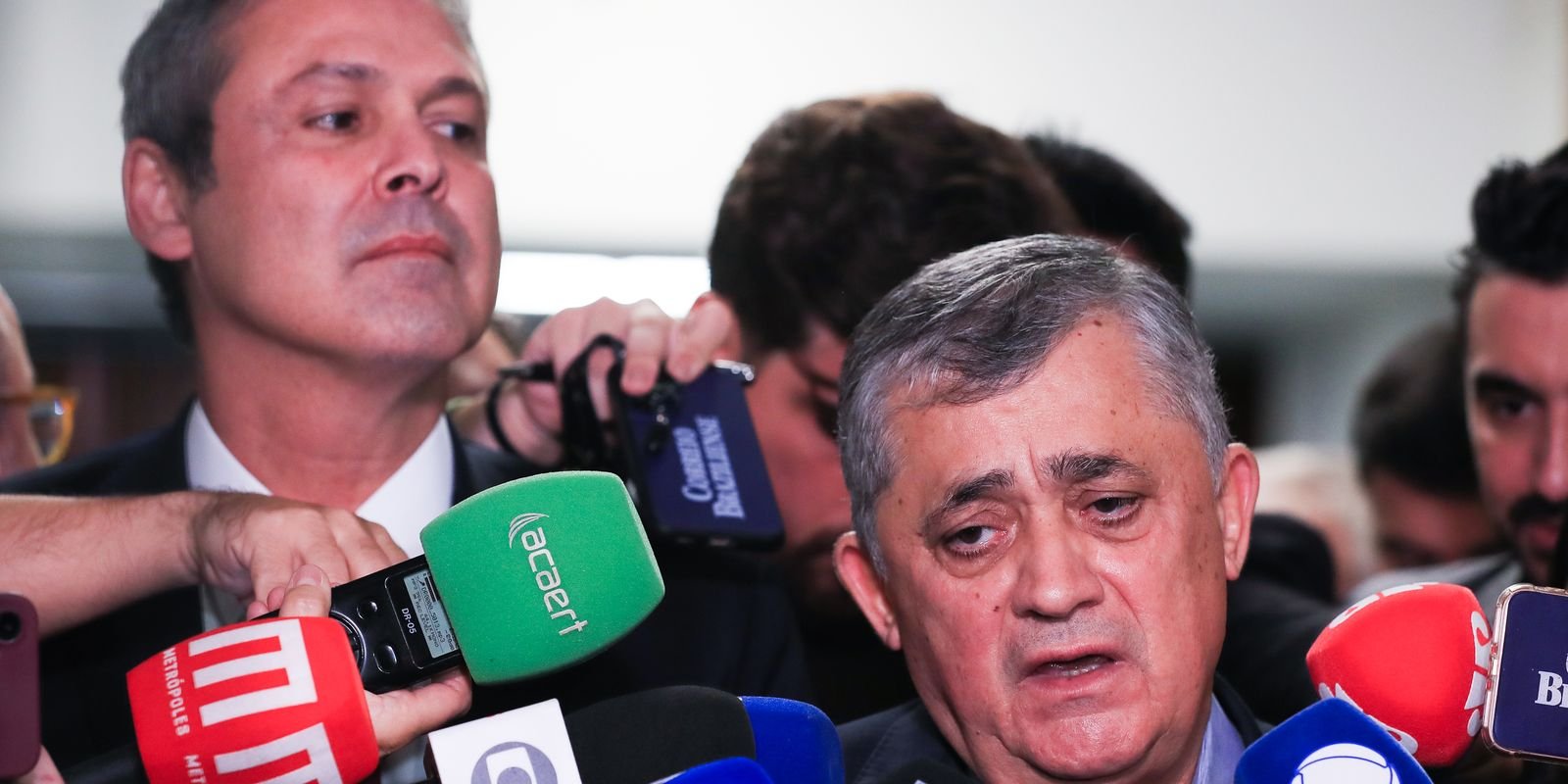 José Guimarães diz ser contrário a socorro federal ao BRB em meio à crise