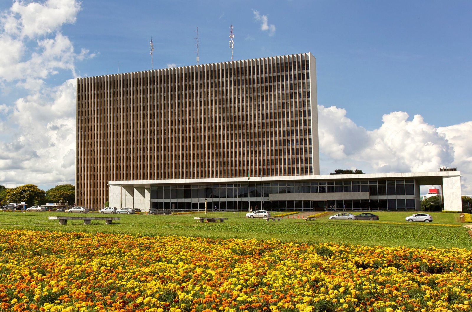 GDF prorroga prazo de pagamento do ISS até 8 de maio por transição da NFS-e nacional