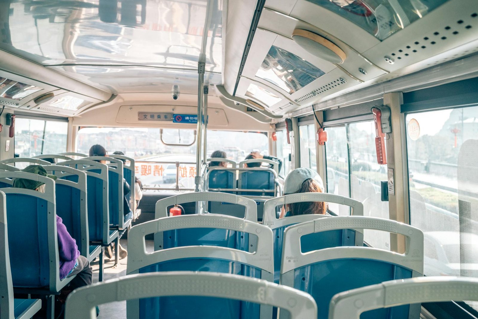 Rio sanciona lei contra abuso a mulheres no transporte coletivo e obriga protocolo a motoristas