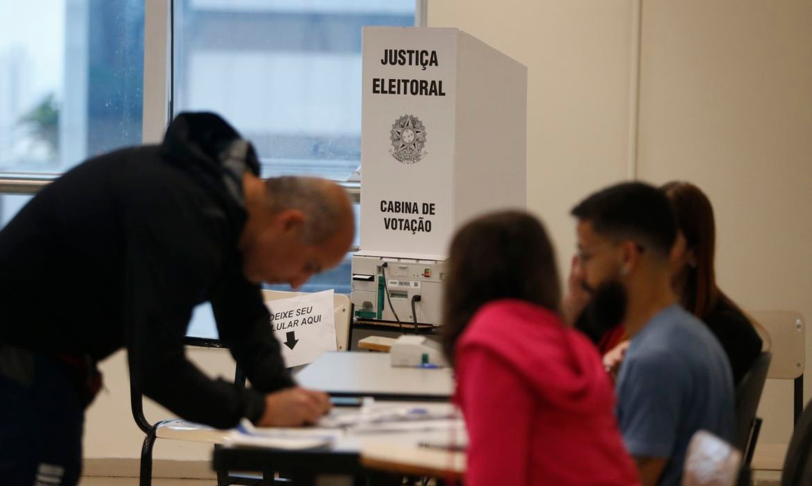 Pesquisa aponta que eleitorado com mais de 60 anos cresceu 74% em 16 anos e pode ser decisivo nas urnas