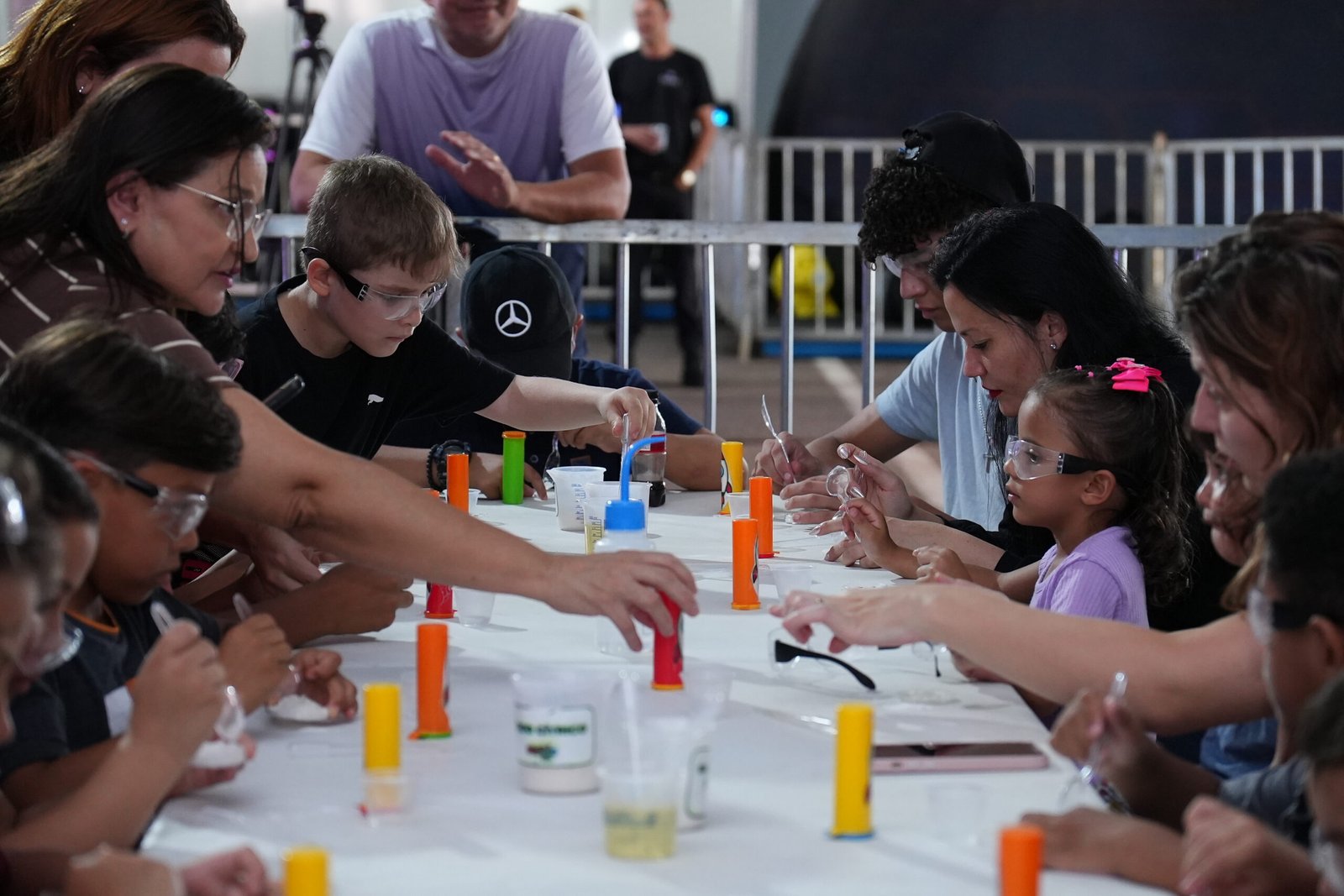 Ciência na Estrada leva experiências científicas gratuitas ao Cruzeiro Velho