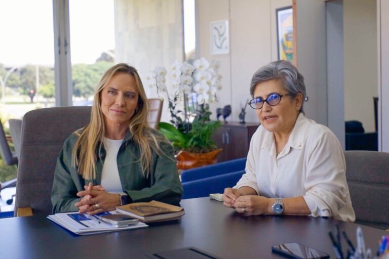 GDF suspende mudança na remuneração dos professores temporários