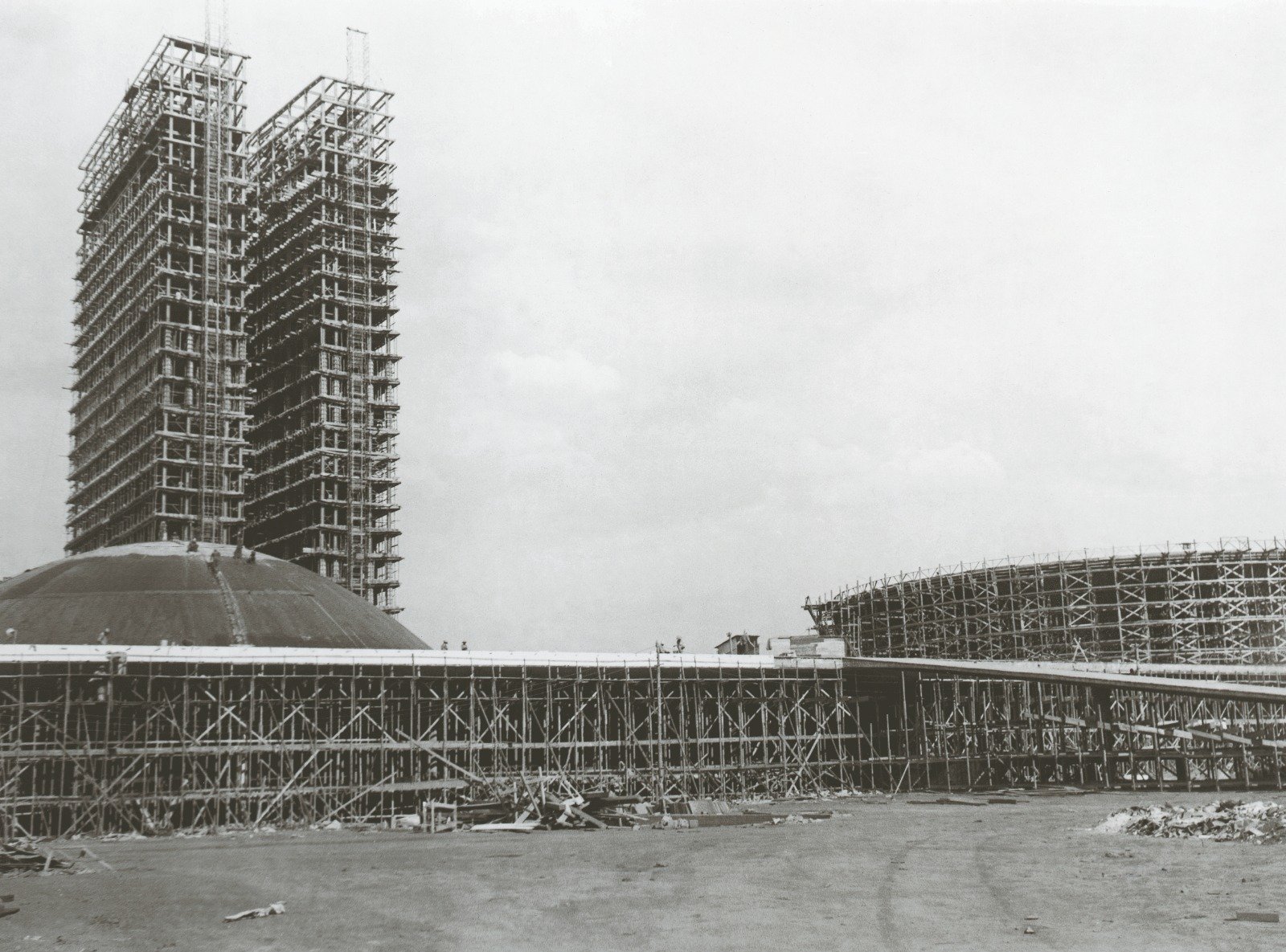 Novacap restaura Teatro Nacional, Ponte JK e Piscina de Ondas