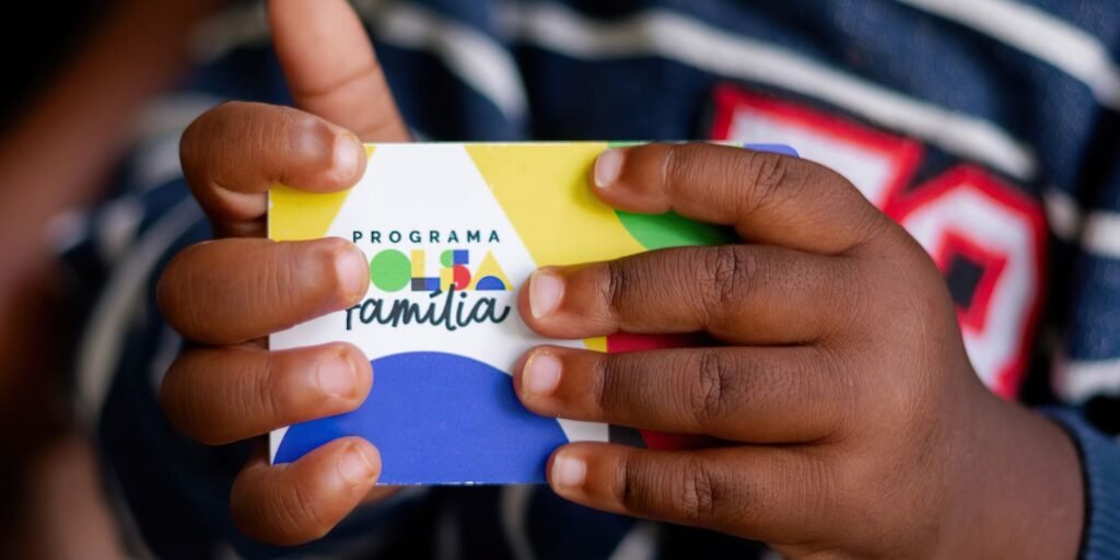 Bolsa Família paga beneficiários com NIS final 5 nesta quinta-feira