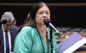 Comissão aprova orientações sobre bebês prematuros na caderneta da criança