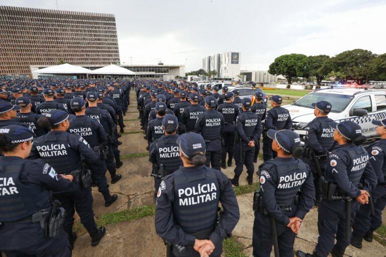 Celina Leão assina promoção de 652 militares da PMDF no DF
