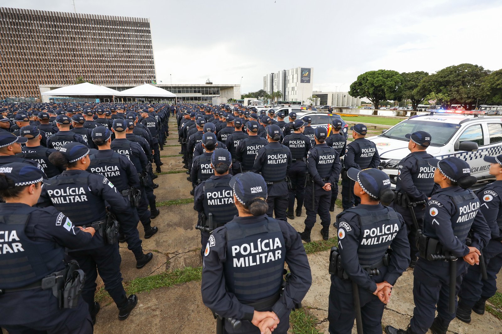 Celina Leão assina promoção de 652 militares da PMDF no DF