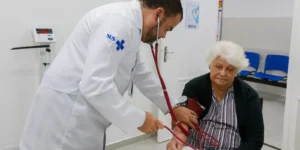 VSR: o vírus que está crescendo no país e que médicos alertam como risco para idosos