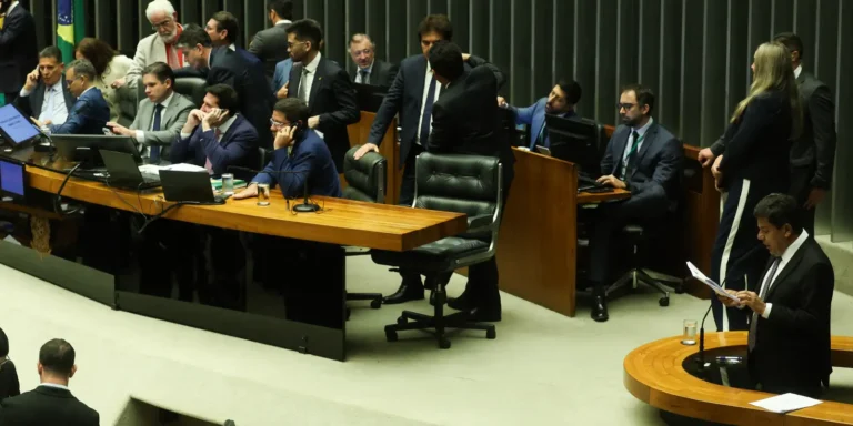 Câmara aprova PEC da Segurança Pública em segundo turno por 461 votos a 14