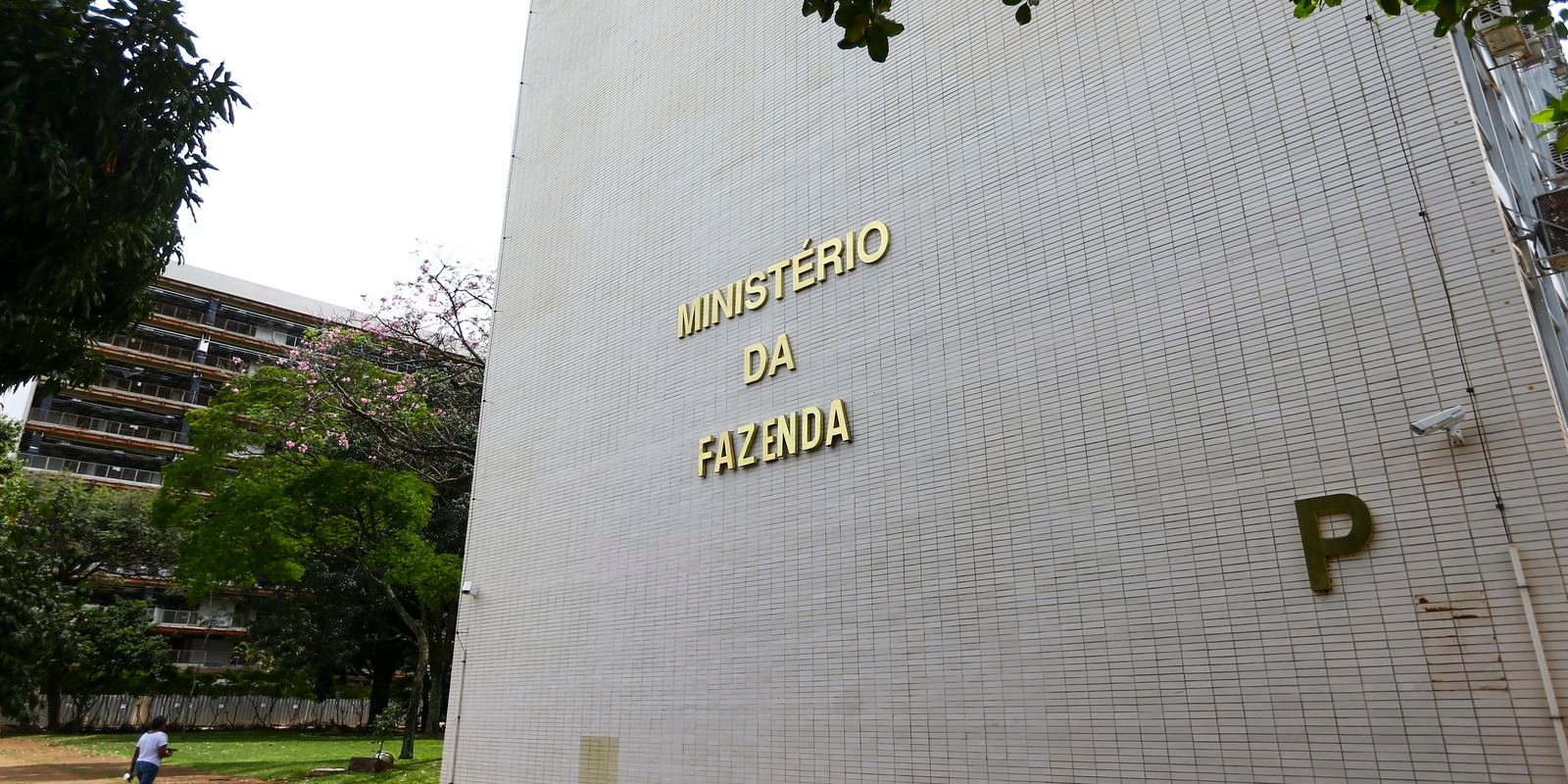Governo regulamenta cobranca da CBS e do IBS com fase de testes em 2026