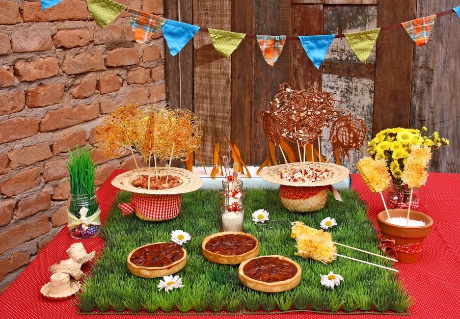 Decoração colorida de festa junina