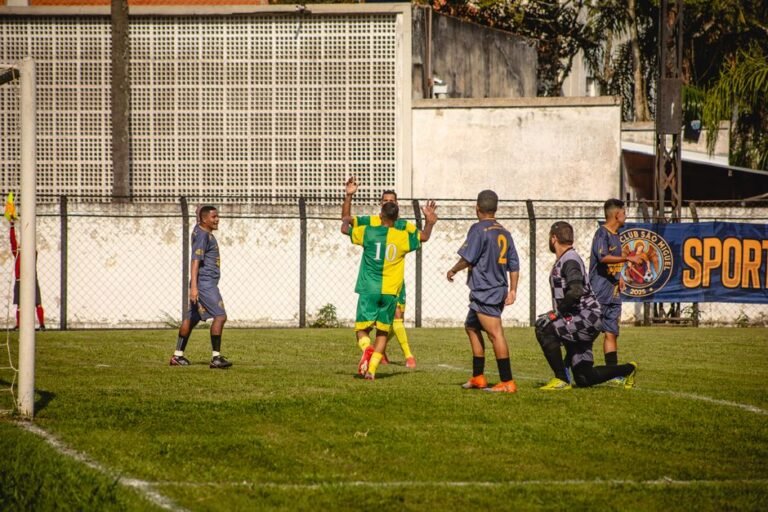 Brasil vence o Japão de virada por 2 a 1 e avança na Copa 2026