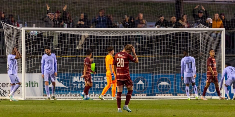 Canadá goleia o Catar por 6 a 0 em casa no Mundial