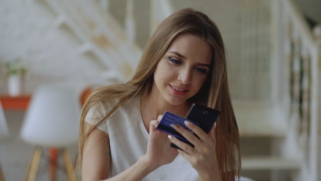 Conta digital sem tarifa: como escolher e o que avaliar antes de abrir