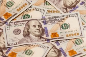 Dólar deve fechar 2026 a R$ 5,20, projeta o mercado