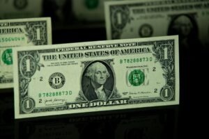 Fed mantem juros nos EUA na estreia de Kevin Warsh e adota tom mais duro