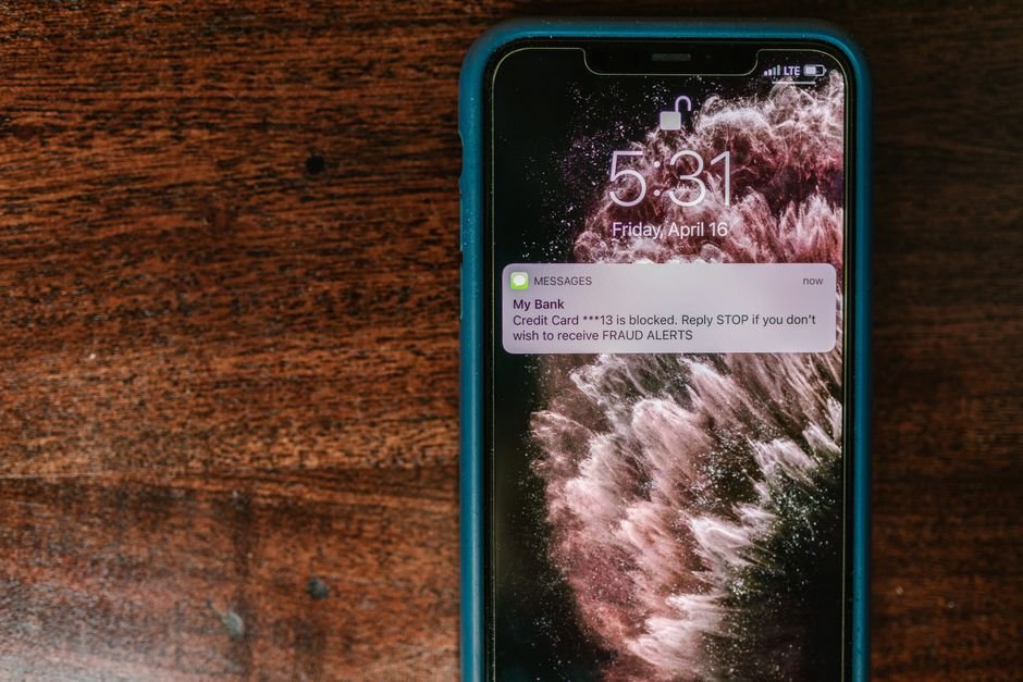 Golpes com Pix usam promessa de dinheiro fácil