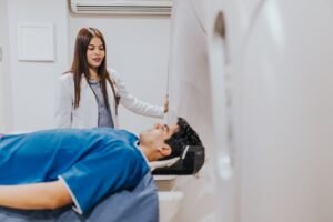 Saúde, segurança e educação concentram recursos do GDF em 2026