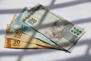 Salário mínimo 2026: valor sobe para R$ 1.621