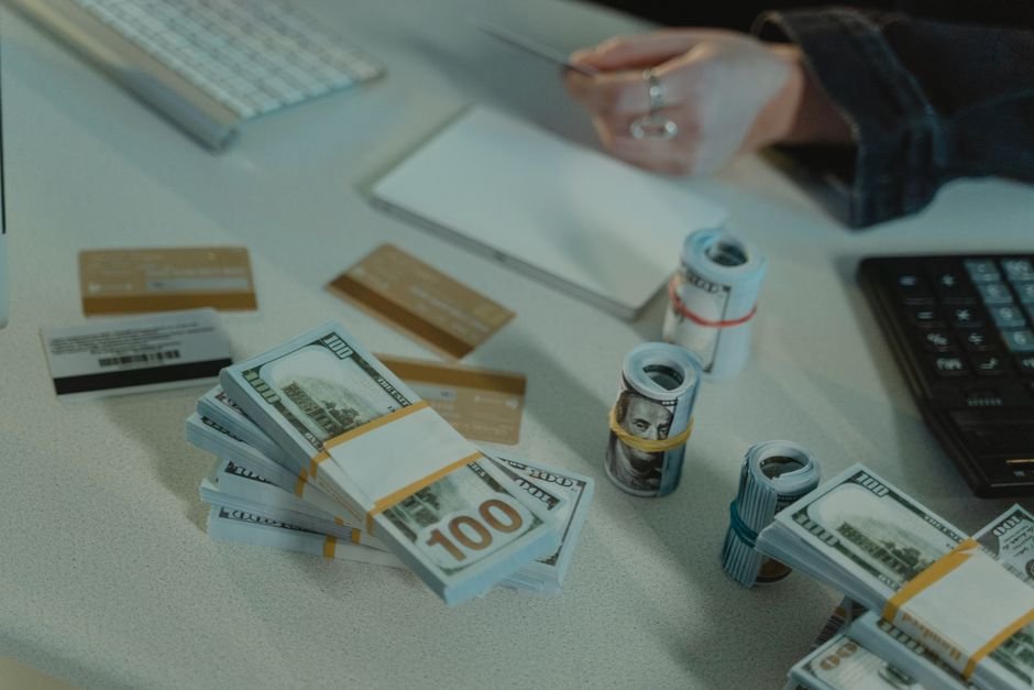 Selic a 14,25%: o que os juros altos significam para o consumidor