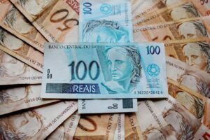Bolsa Família de julho começa a ser pago dia 20; piso segue em R$ 600