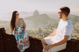 Brasil mira 10 milhões de turistas estrangeiros em 2026 e caça viajante que gasta mais