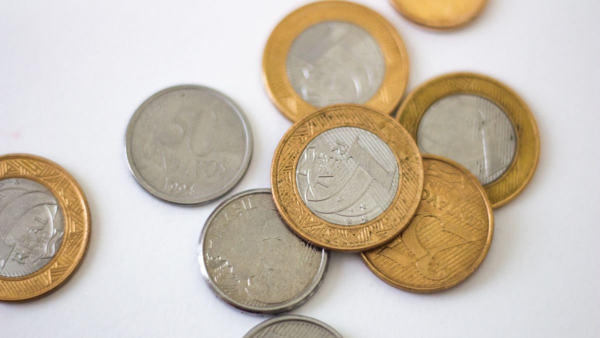 Moedas de real brasileiro em close