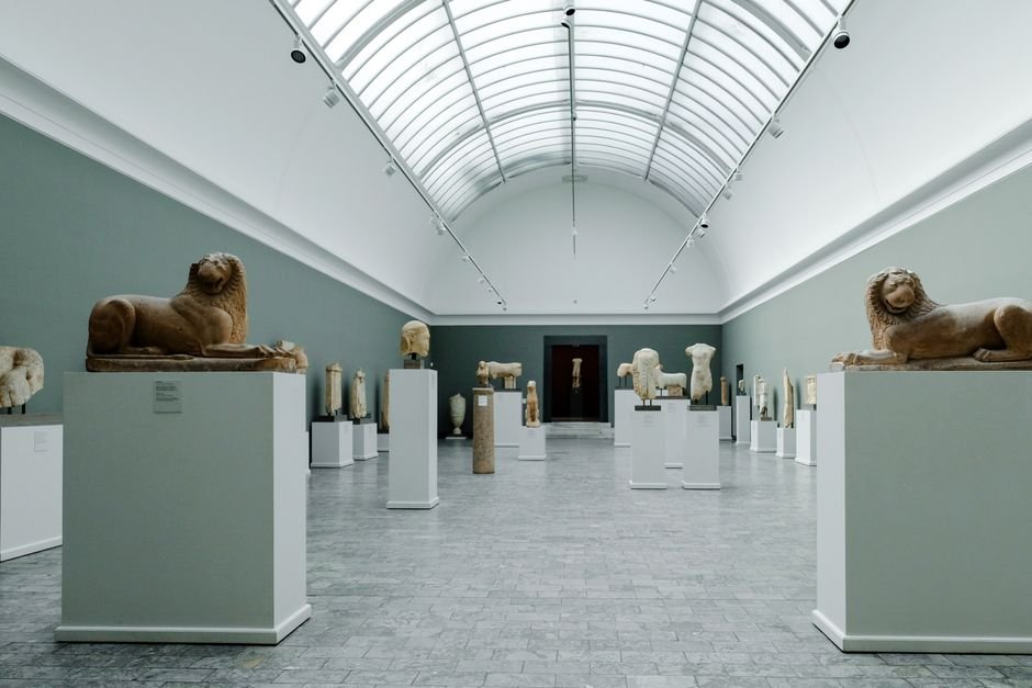 Exposição gratuita em Ceilândia mergulha em criaturas nascidas do inconsciente