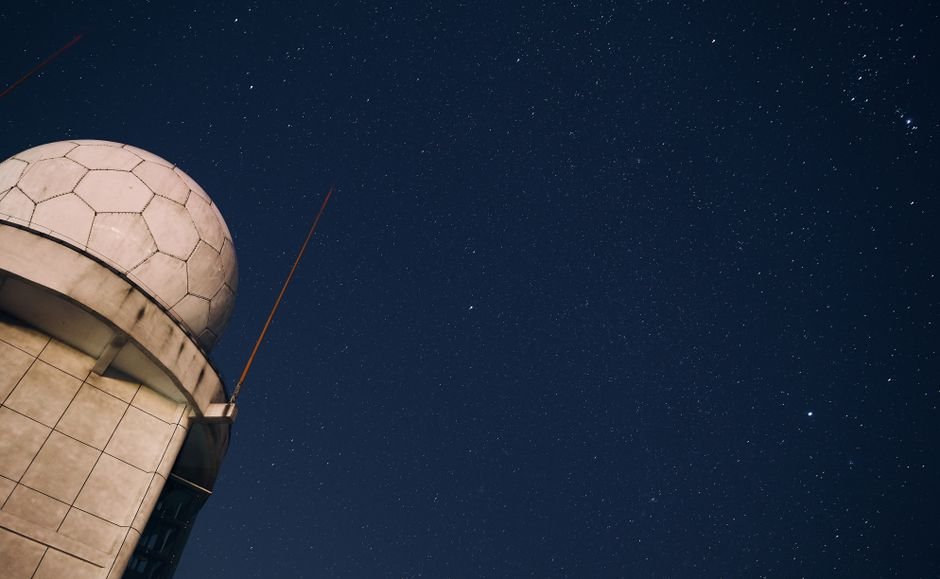 Planetário de Brasília emenda férias com oficinas de foguete e observação do céu de graça