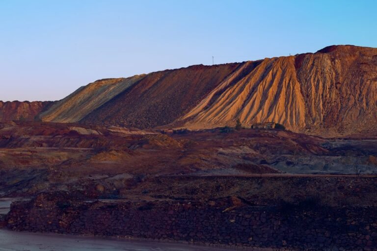 Brasil tem a 2ª maior reserva de terras raras do mundo, mas produziu só 20 toneladas em 2024