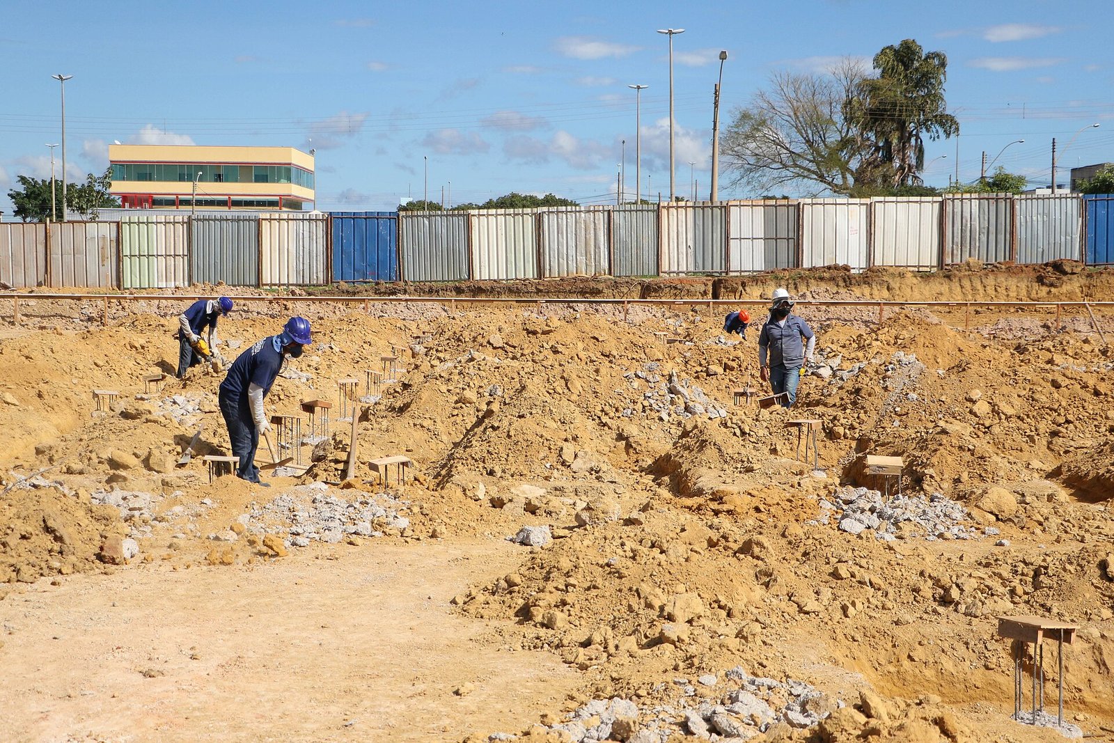 Obra de unidade de saúde em construção no Distrito Federal