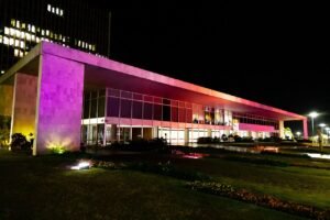 Palácio do Buriti, sede do Governo do Distrito Federal, iluminado à noite