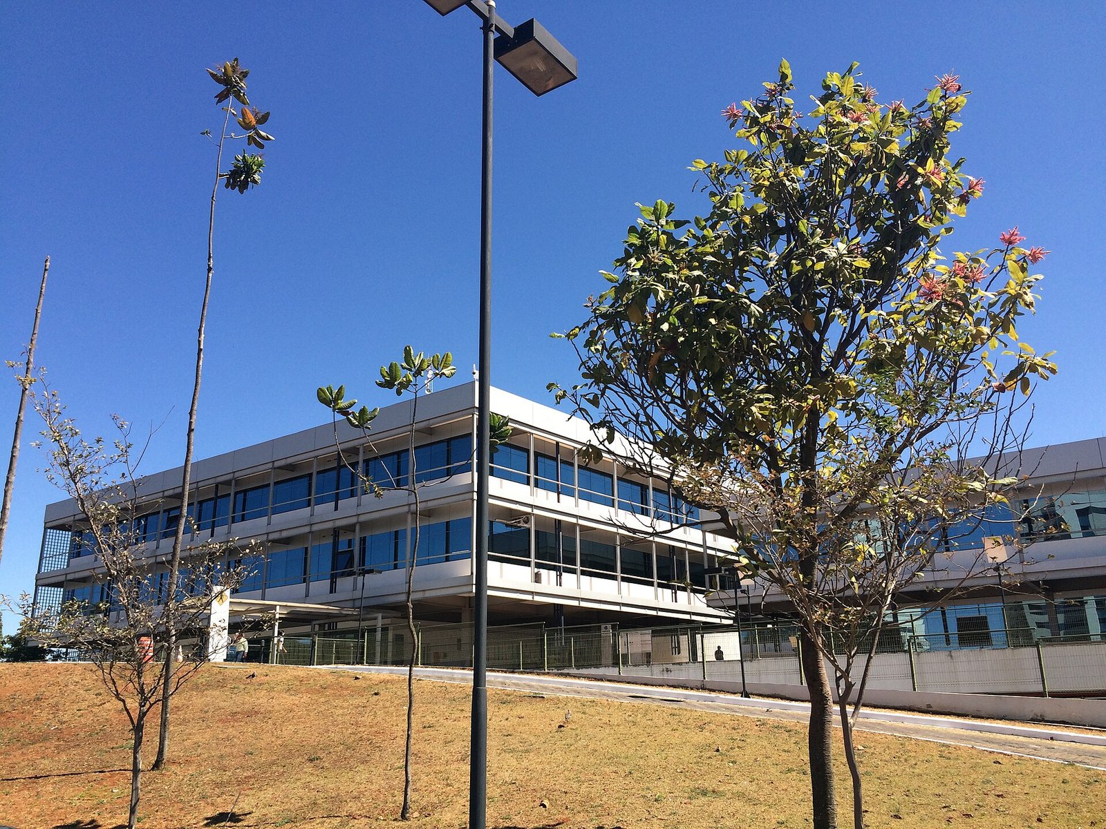 Fachada de unidade da Caesb, companhia de saneamento do Distrito Federal