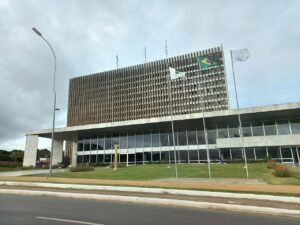 Fachada da sede do Tribunal de Contas do Distrito Federal, em Brasília