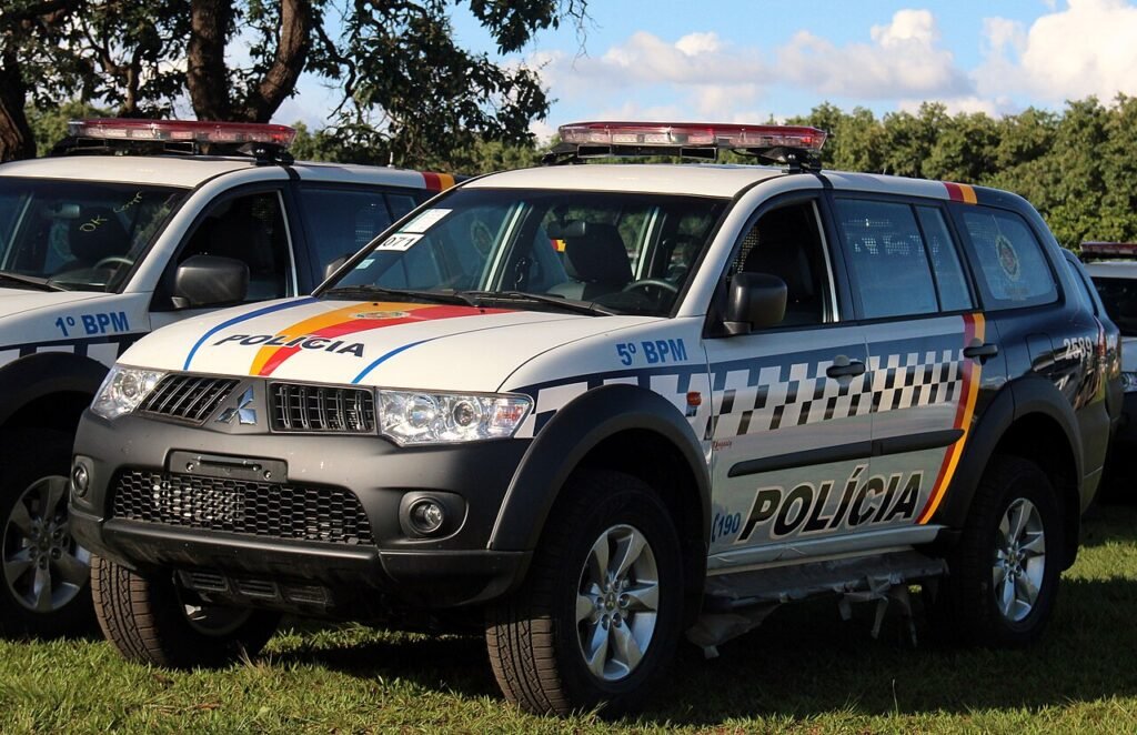 Viaturas da Polícia Militar do Distrito Federal enfileiradas, em imagem que ilustra atuação da corporação