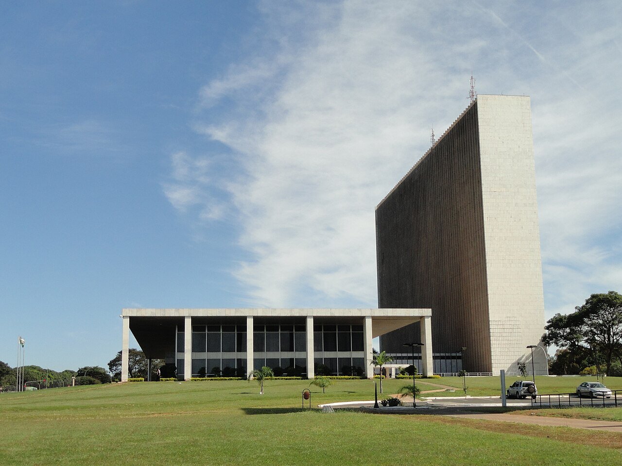 Fachada lateral do Palácio do Buriti, sede do Governo do Distrito Federal, em Brasília