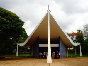 Fachada da Igrejinha Nossa Senhora de Fátima, na 308 Sul, em Brasília