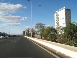 Sede do Banco de Brasília, o BRB, às margens de via no Setor Bancário Sul, em Brasília