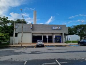 Fachada de agência da Caixa Econômica Federal, banco que paga o PIS aos trabalhadores da iniciativa privada