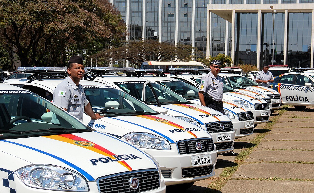 Viaturas da Policia Militar do Distrito Federal perfiladas em Brasilia