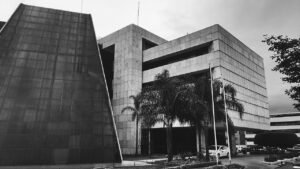 Fachada da sede do Tribunal Regional Eleitoral do Distrito Federal, em Brasília