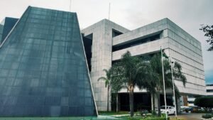 Fachada da sede do Tribunal Regional Eleitoral do Distrito Federal, em Brasília