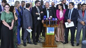 Parlamentares durante a instalação da CPMI do Banco Master, no Congresso Nacional
