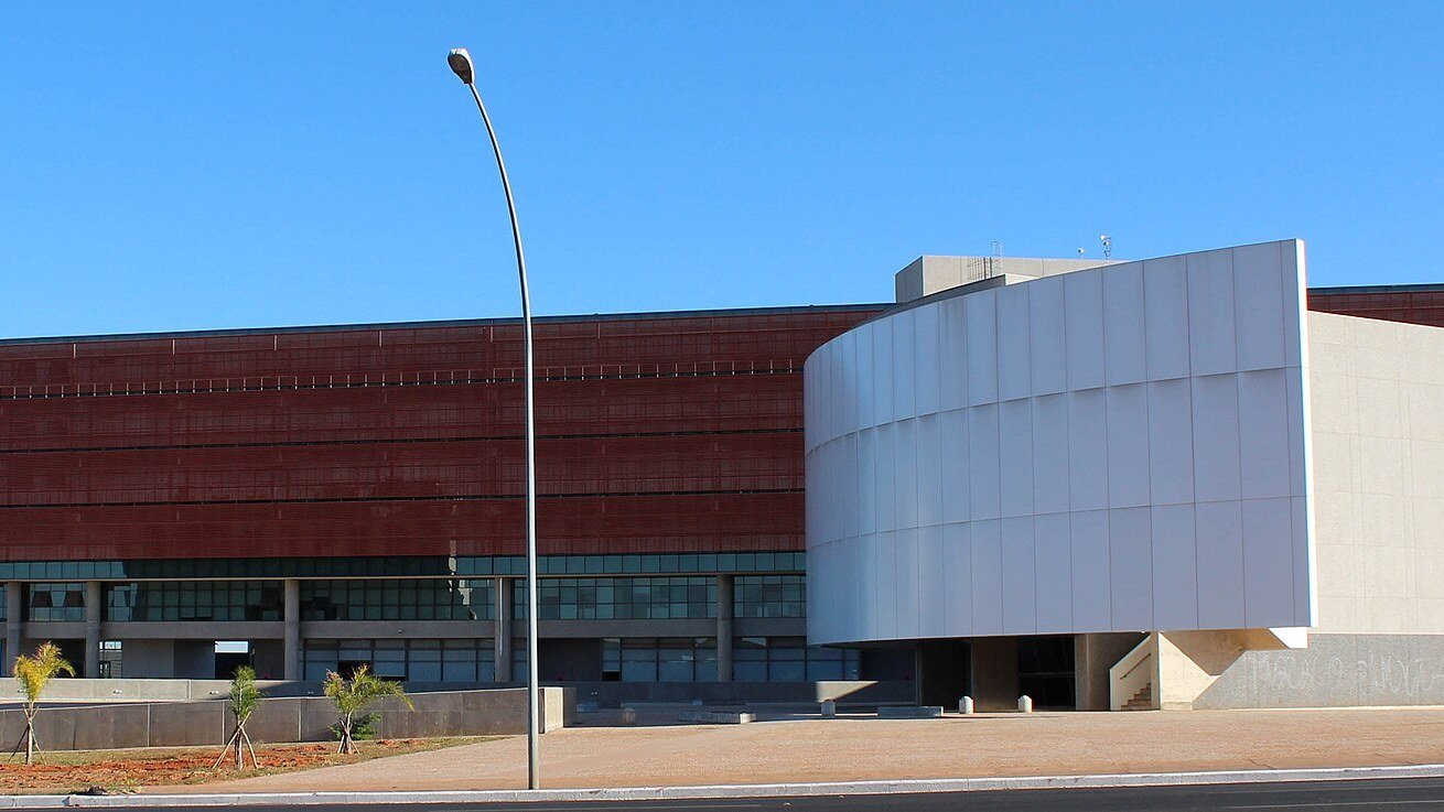Fachada da Câmara Legislativa do Distrito Federal, em Brasília