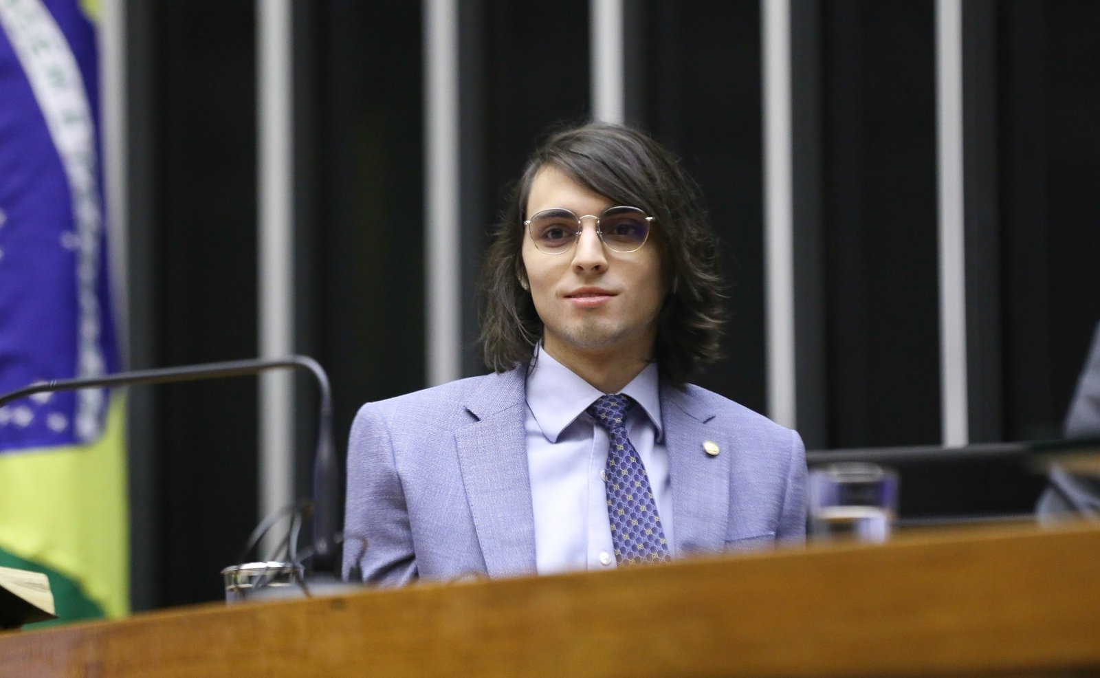 O deputado Amom Mandel sentado à mesa do Plenário da Câmara dos Deputados, em foto de arquivo